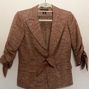 Los Angeles Company Credibility Terracotta 3/4 sleeve blazer with Luex thread.